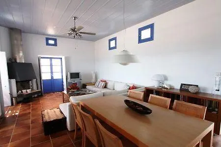 Beach House Alikí