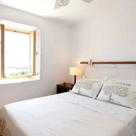 Beach House Alikí